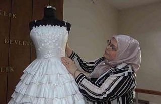 Üretim hatası maskelerden gelinlik yaptı