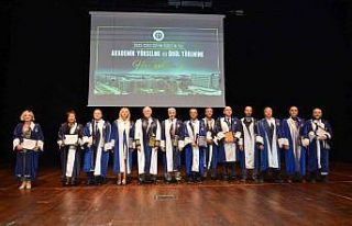Uşak Üniversitesi’nde akademik yükselme gösteren...