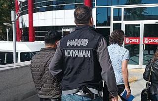 Uyuşturucu operasyonunda gözaltına alınan şahıs...