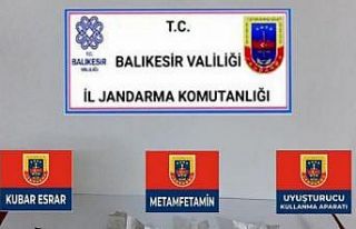 Uyuşturucu ticareti yapan 4 kişi yakalandı
