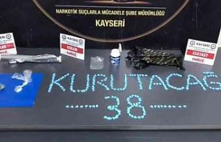 Uyuşturucuyu sigara paketinde saklamışlar