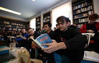 Üzümcü’den öğrencilere: Kendini seven insan...