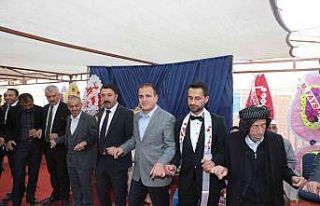 Vali Akbıyık, Kaya ailesinin düğün töreninde...