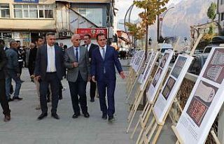 Vali Akbıyık, örgü eserleri fotoğraf sergisini...