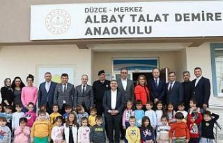 Vali Atay minik öğrencilerle bir araya geldi