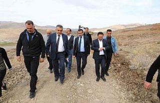 Vali Çiçek, Kuşçu Marina’da devam eden ağaçlandırma...