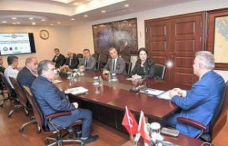 Vali Elban: "Üniversiteli öğrencilerimiz bizim...