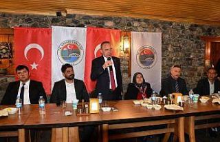 Vali Öner, muhtarlarla yemekte buluştu