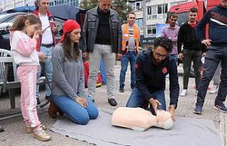 Vatandaşlara arama-kurtarma ve ilk yardım eğitimi