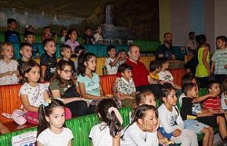 Yalova Belediyesi’nden çocuklara tiyatro etkinliği