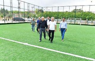 Yeşilyurt’ta öğrencilerin istediği halı saha...