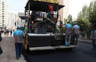 Yıldırım Beyazıt Mahallesi’nde 3 caddenin asfaltı...