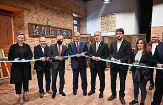 Yıldız Holding’in “Konuşan Yazılar” sergisi...