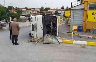 Yozgat’ta işçileri taşıyan otobüs devrildi:...