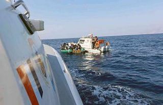 Yunanistan’a geçmeye çalışan 43 düzensiz göçmen...