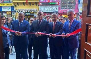 Zonguldak’ta Cumhuriyet Bayramı törenlerinde çelenkler...