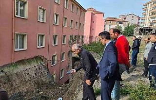 Zonguldak’ta istinat duvarı çöktü: 20 daire...