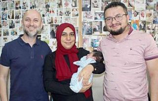 20 yıllık bebek özlemi Memorial Hastanesi’nde...