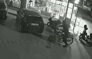 30 saniyede motosiklet adeta yok oldu