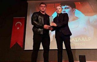 5. kez dünya şampiyonu olan Milli Güreşçi Rıza...