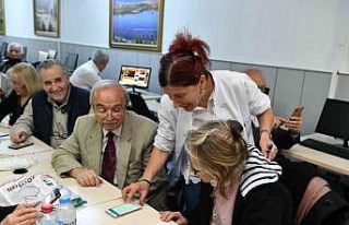 65 yaş üstü vatandaşlar teknolojiyi ‘Yaşlılar...