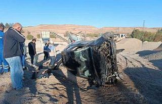 Adıyaman’da otomobil şarampole devrildi: 1 yaralı