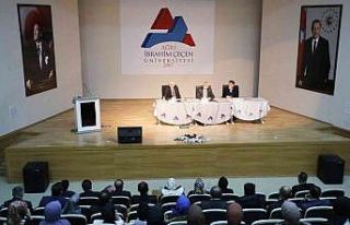 AİÇÜ’de düzenlenen 6. Uluslararası Ahmed-i...