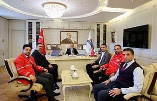 AİÇÜ’ye Kızılay’dan madalya ve plaket