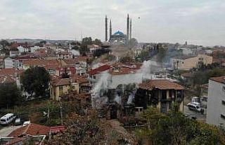 Alevlerin göğe yükseldiği, binanın küle döndüğü...