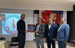 Altıntaş’ta muhtarlara teşekkür plaketi