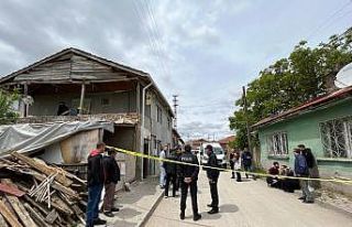 Annesini öldüren çocuğa 19 yıla kadar, azmettirici...