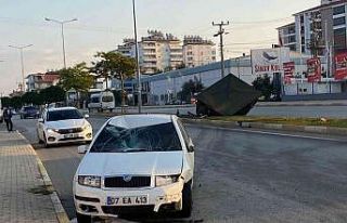 Antalya’da otomobil sulama deposuna çarptı: 1...