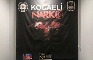 Araca zulalanmış 2 kilo uyuşturucuyu narkotik köpeği...
