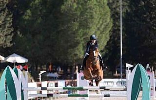 Atlar engel tanımadı... Atatürk, İnönü ve TSYD...