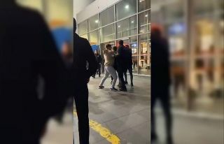 AVM’de kavga anları kameraya yansıdı