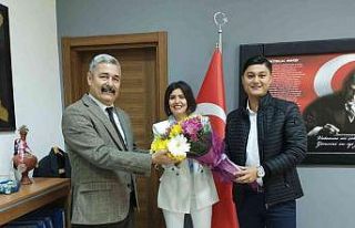 Aydınlı öğretmenlere ilginç hediye