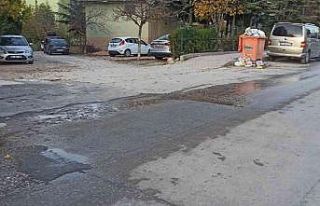 Aynı yerde sular yine boşa akıyor