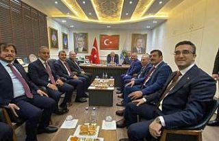 Bakan Bozdağ belediyeyi ziyaret etti