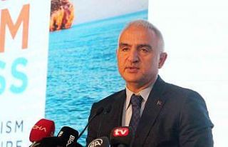 Bakan Ersoy:" Turizmde Türkiye olarak Süper...