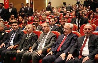 Bakan Kasapoğlu, Artvin’de üniversite öğrencileriyle...