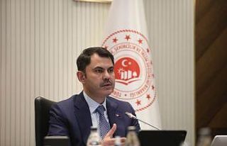 Bakan Kurum’dan memurlara yönelik saldırıya kınama