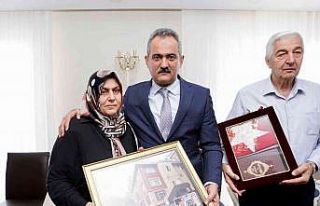 Bakan Özer’den İstiklal Caddesi’ndeki saldırıda...