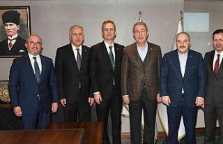 Bakanlardan, KSO Başkanı’na ’hayırlı olsun’...