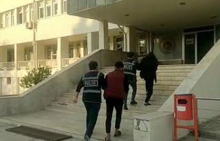 Bakkal dükkanında uyuşturucu satan 2 şüpheli...