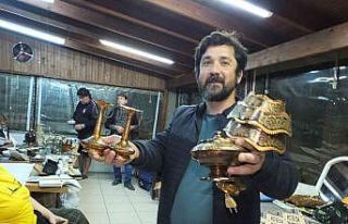 Balıkesir’de eski eşya meraklıları mezatta buluştu