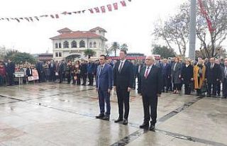 Bandırma’da Öğretmenler günü törenle kutlandı.