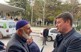 Başkan Dinçer her fırsatta vatandaşlarla ve esnafla...