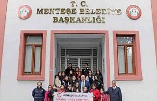 Başkan Gümüş, şampiyon kızları ağırladı