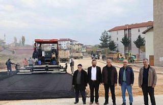 Başkan Üçok: “Bu sezon 50 kilometre sıcak asfalt...
