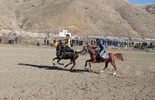 Bayburt ve Erzurum arasında oynanan dostluk maçında...